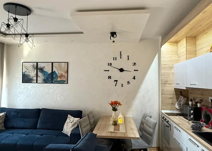 Min Lux & * زلاتيبور